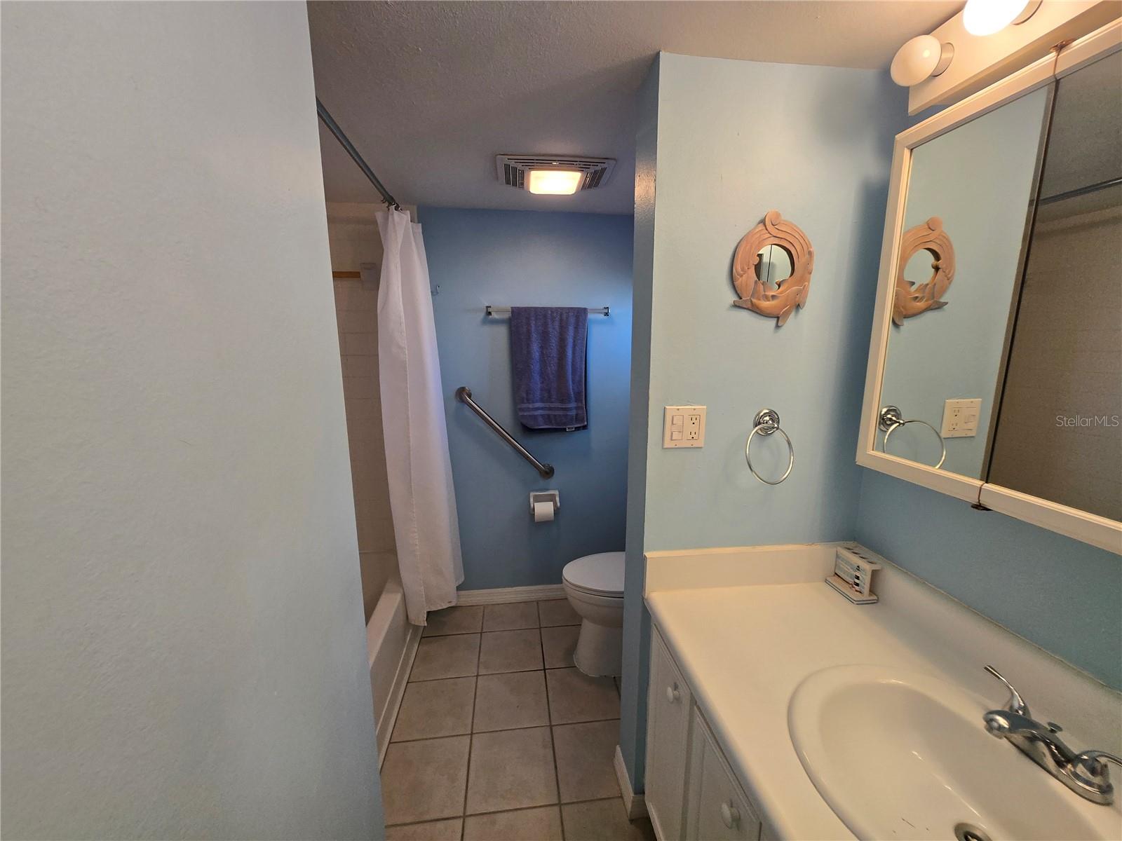 Image 10 of 14 For 19505 Quesada Avenue Oo108