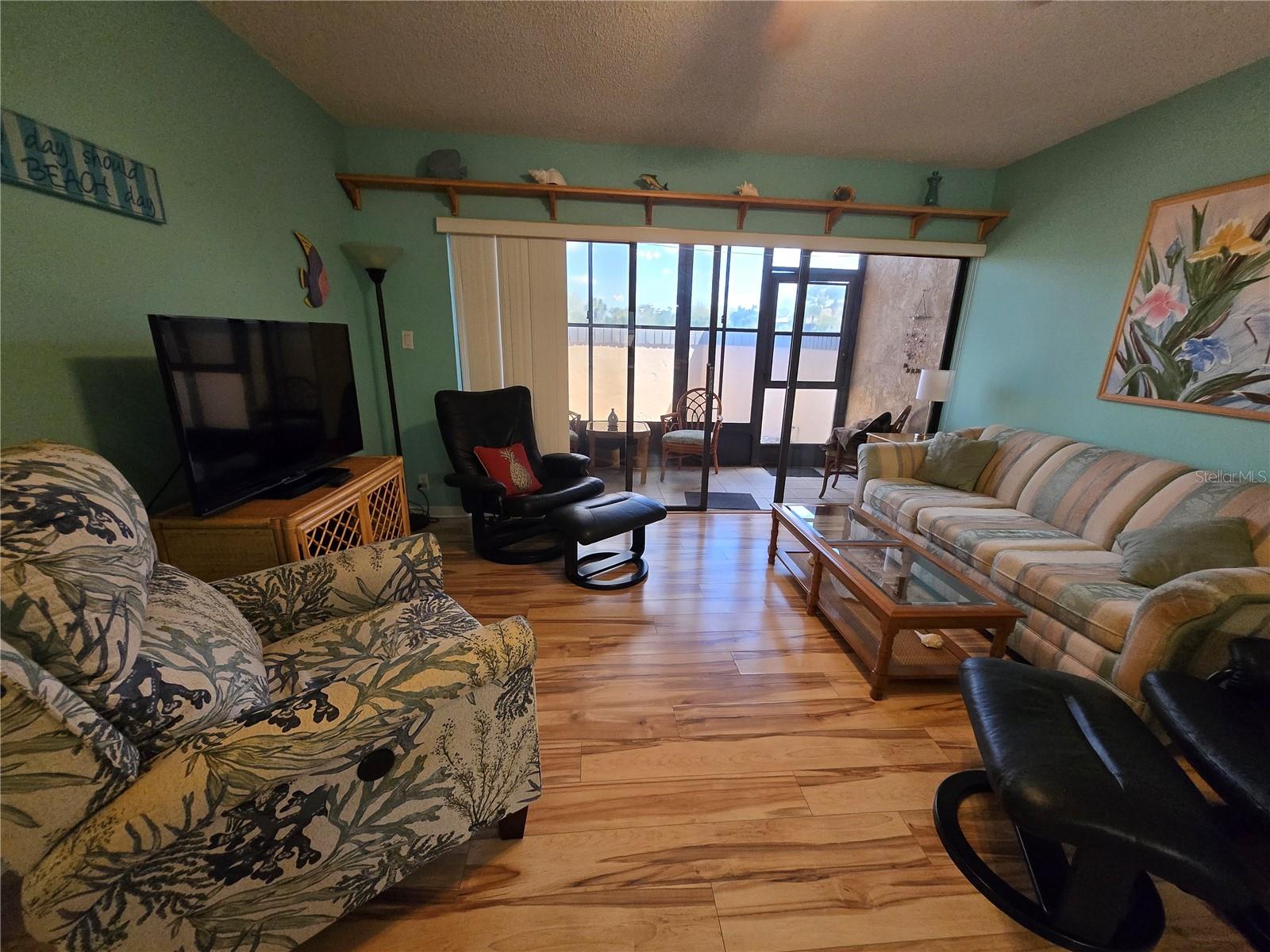 Image 4 of 14 For 19505 Quesada Avenue Oo108