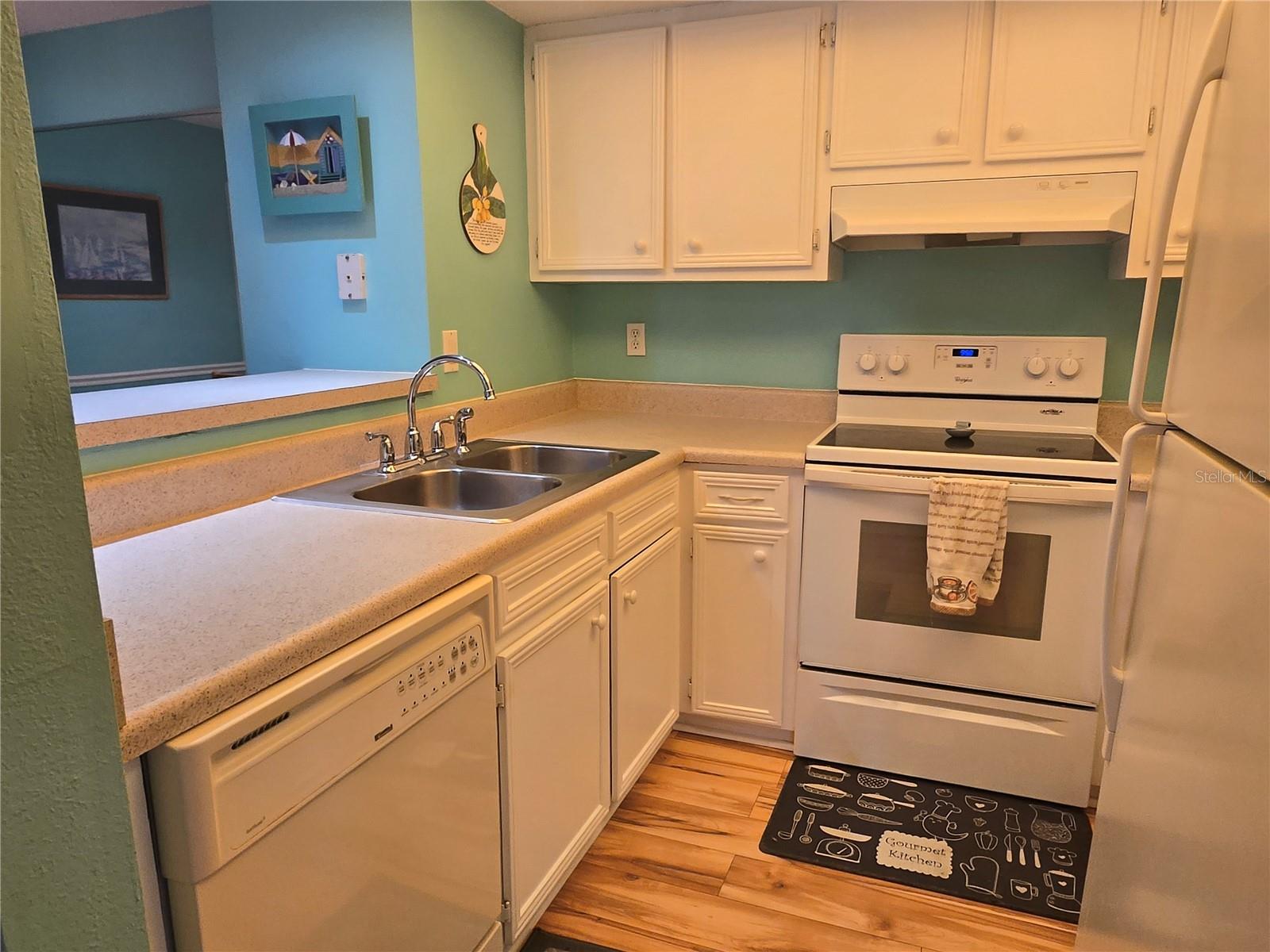 Image 7 of 14 For 19505 Quesada Avenue Oo108