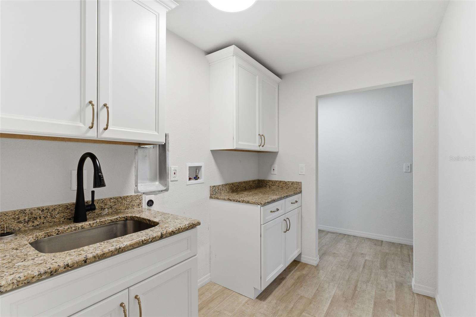 Image 23 of 44 For 7825 Vineyard Terrace