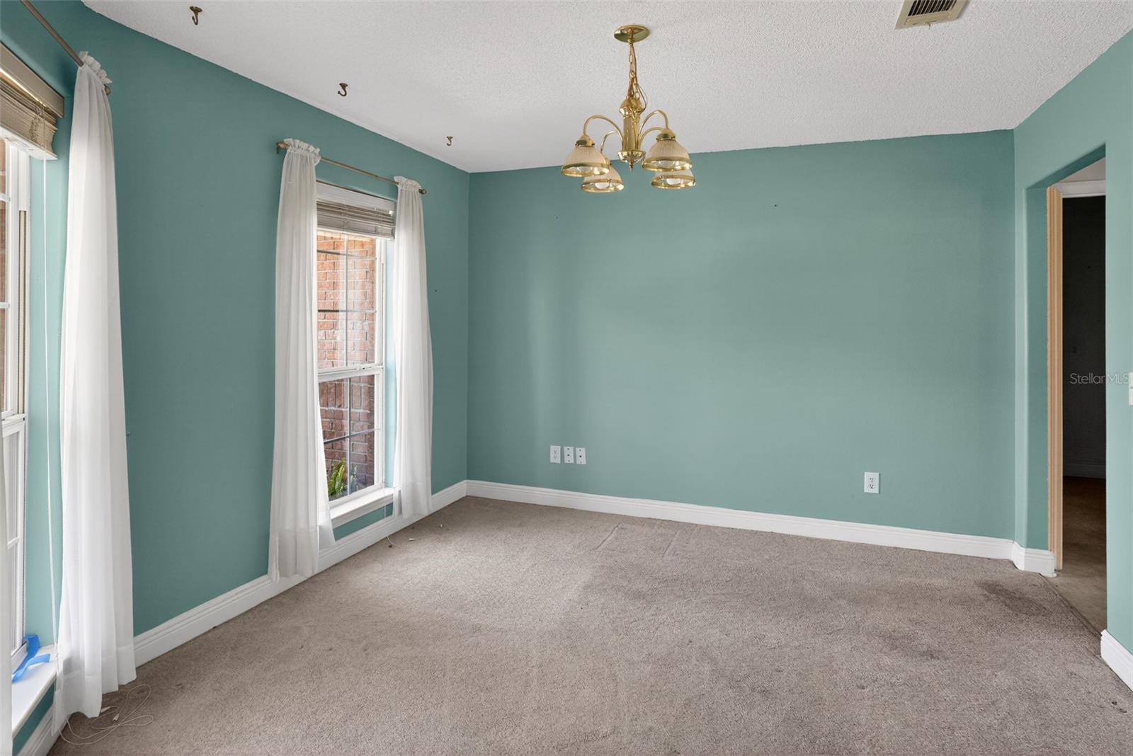 Image 13 of 30 For 953 Chesapeake Trail