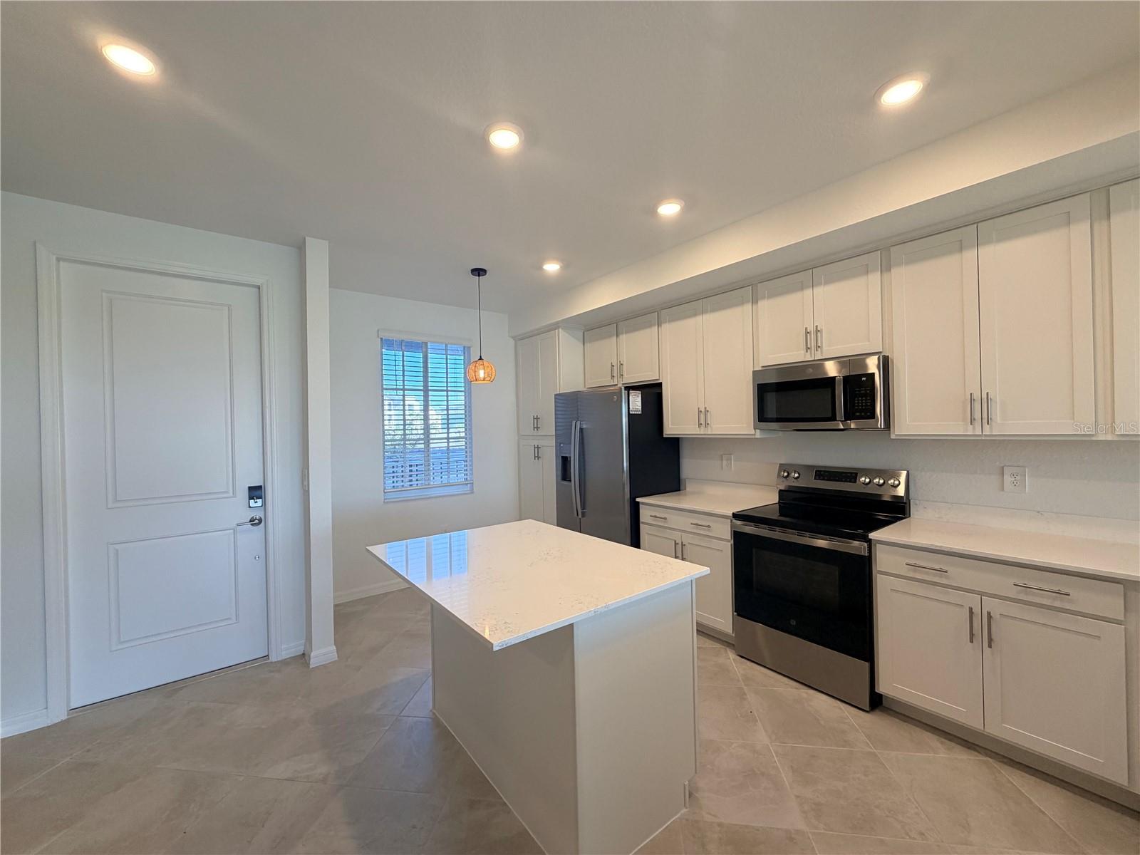 Image 4 of 41 For 17560 Opal Sand Drive 204