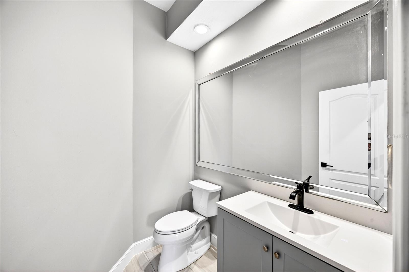 Image 26 of 46 For 7214 Hendry Creek Drive