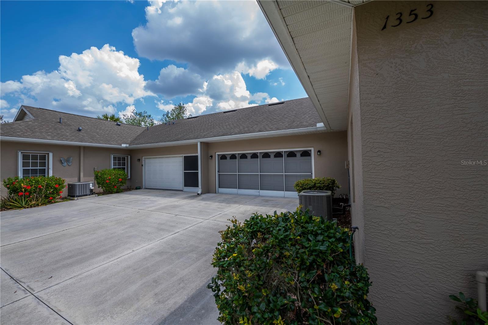 Image 11 of 87 For 1353 Red Oak Lane