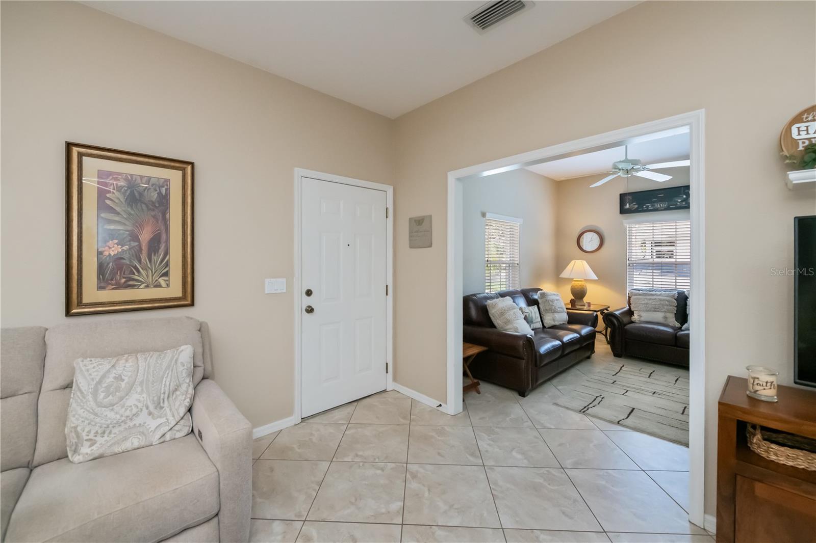 Image 17 of 87 For 1353 Red Oak Lane