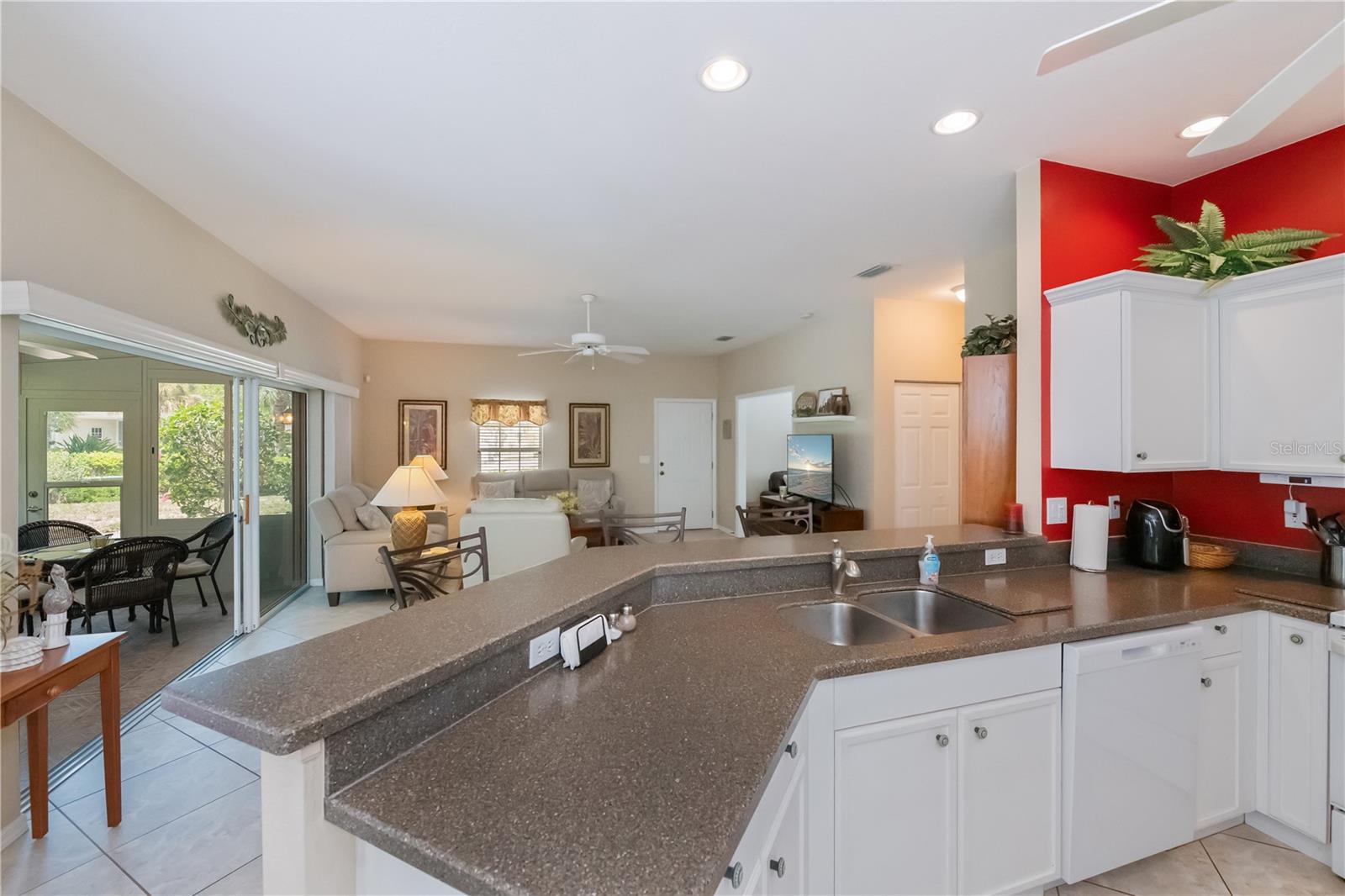 Image 36 of 87 For 1353 Red Oak Lane