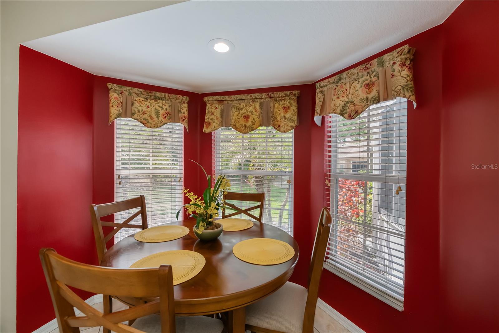 Image 38 of 87 For 1353 Red Oak Lane