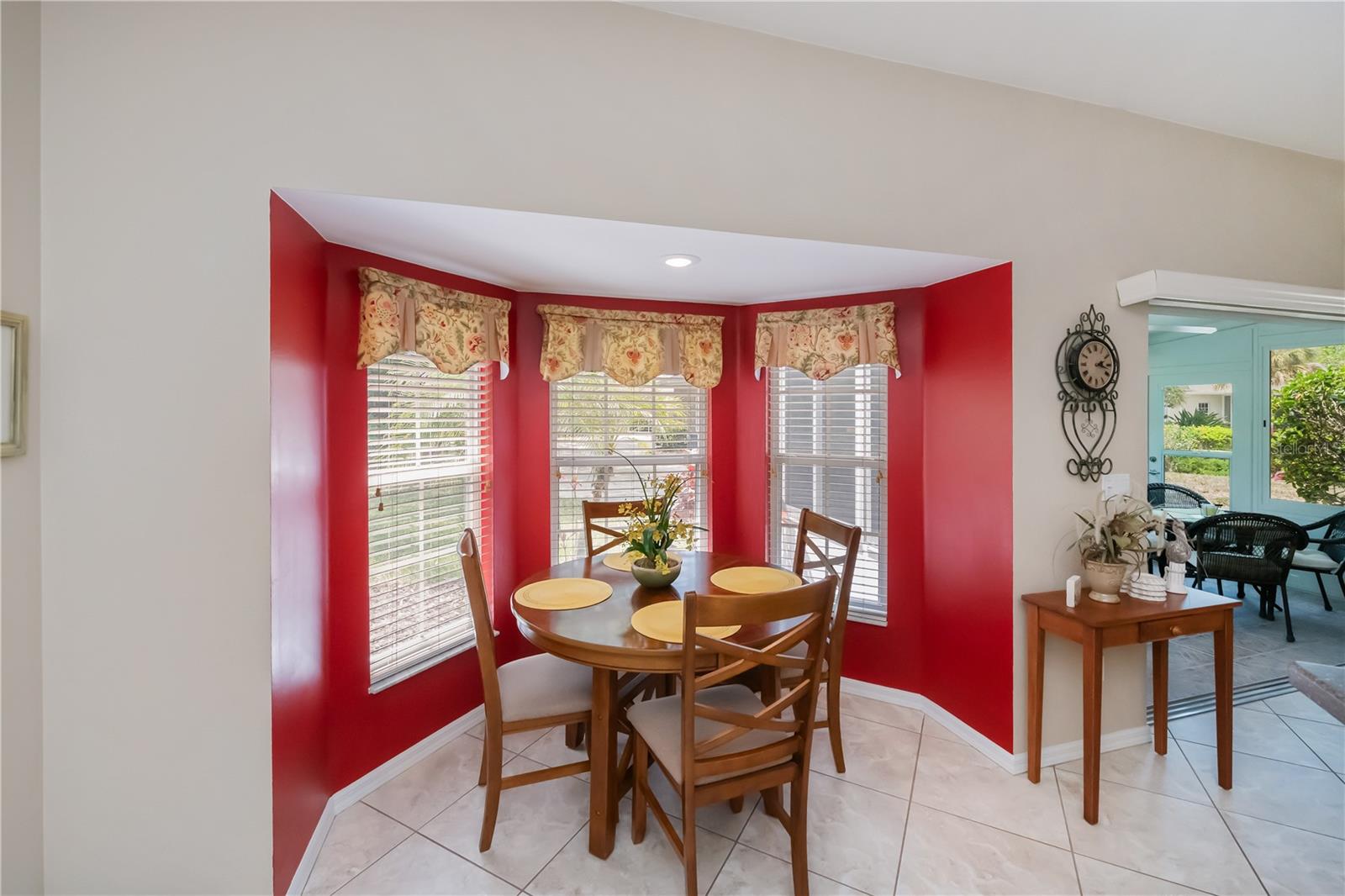 Image 39 of 87 For 1353 Red Oak Lane