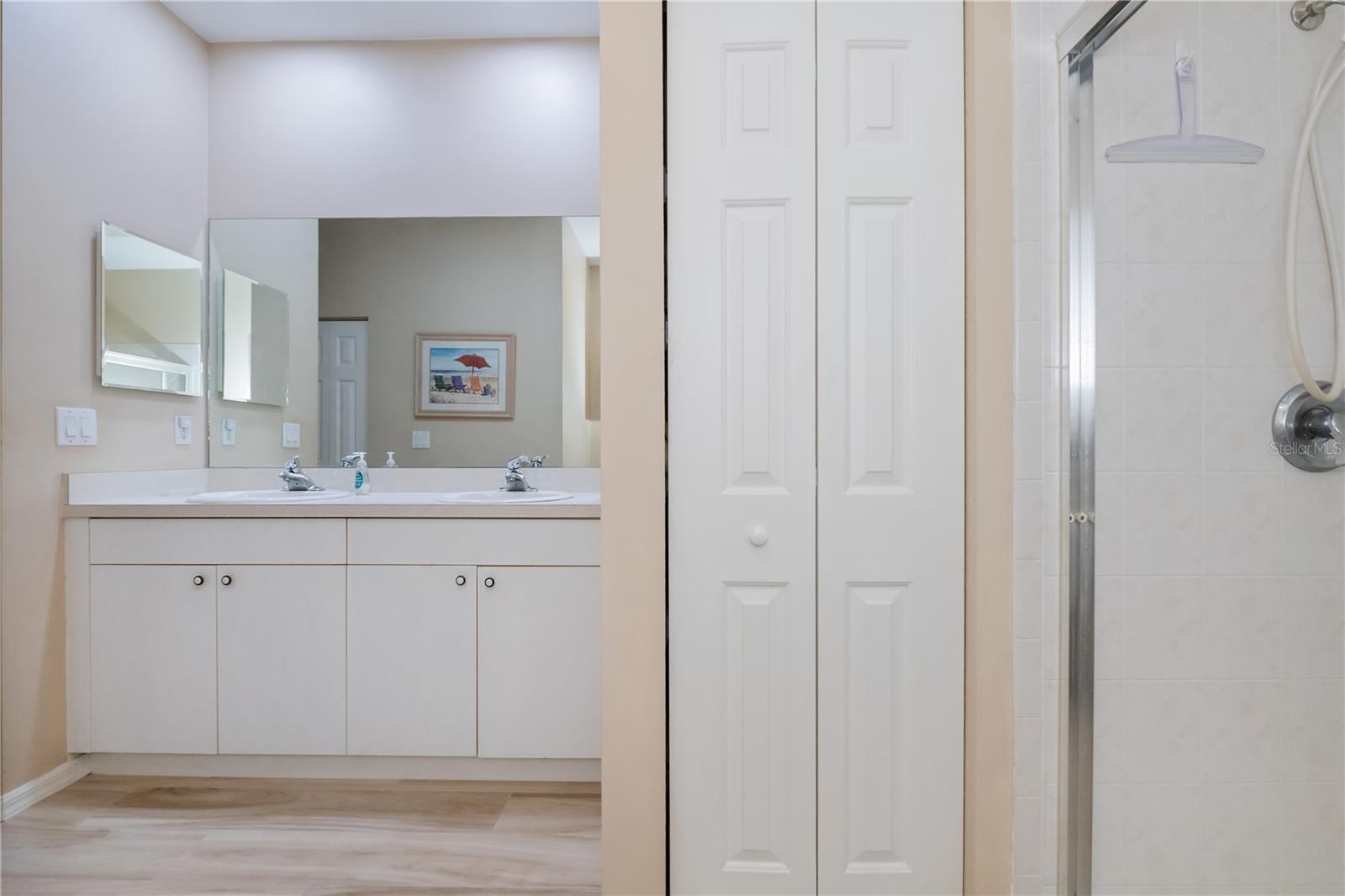 Image 49 of 87 For 1353 Red Oak Lane