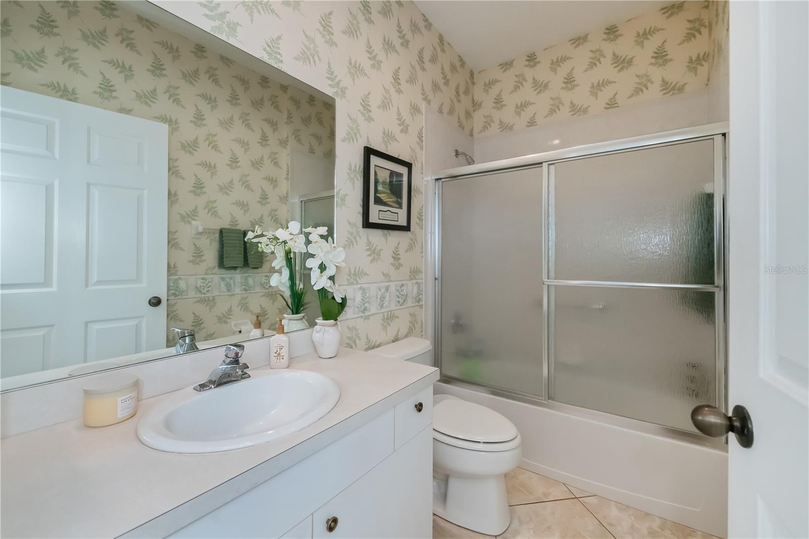 Image 56 of 87 For 1353 Red Oak Lane