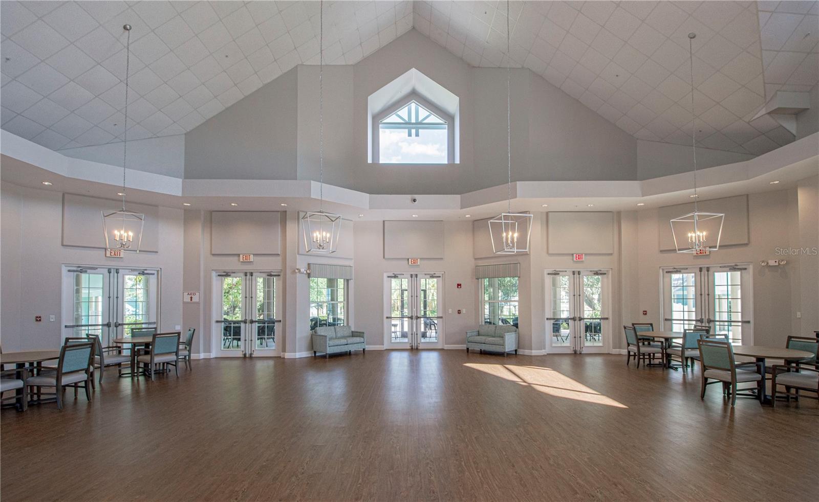 Image 75 of 87 For 1353 Red Oak Lane