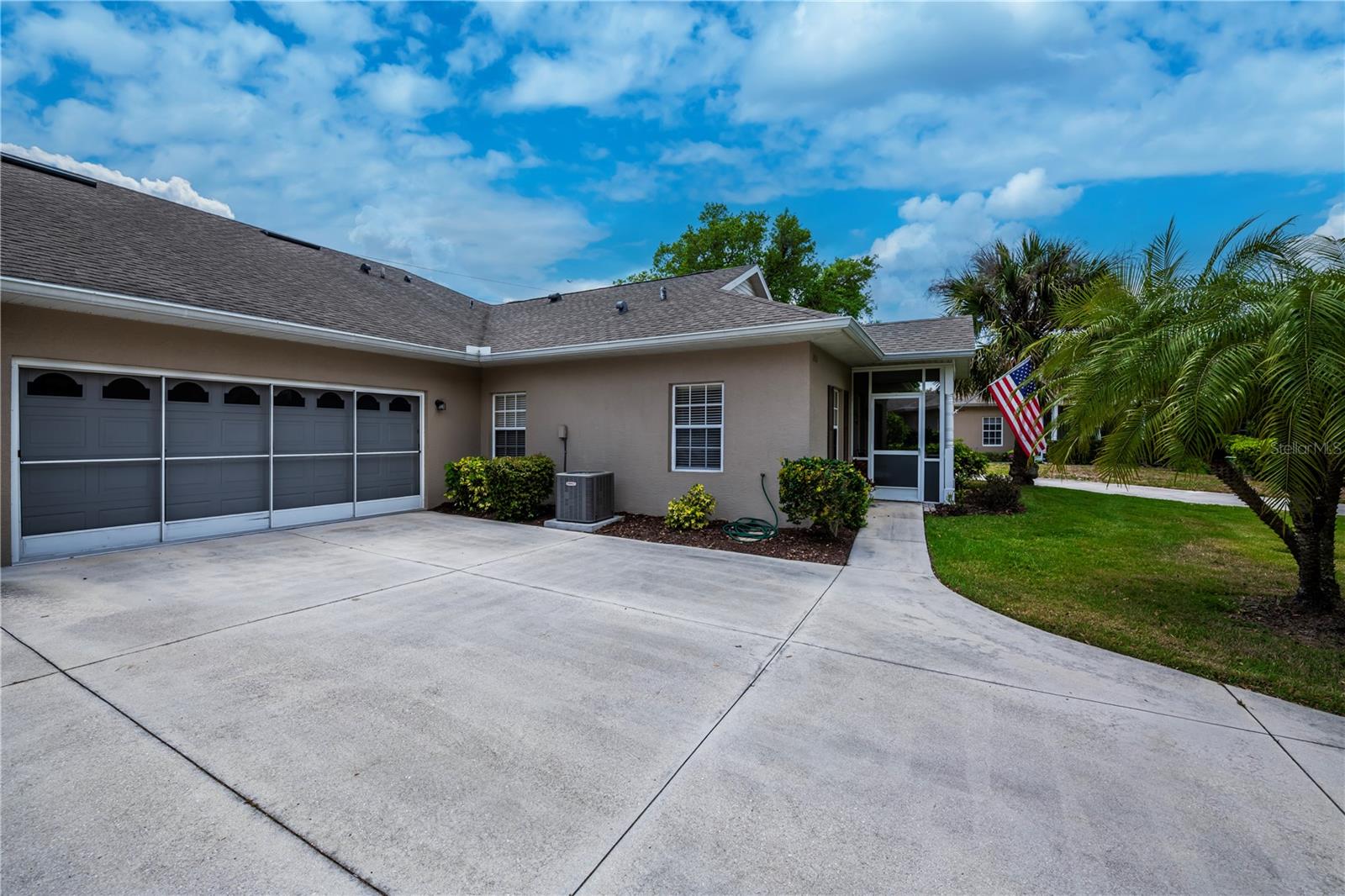 Image 9 of 87 For 1353 Red Oak Lane