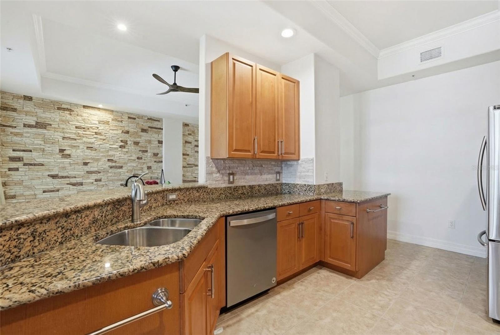 Image 12 of 51 For 10733 Mirasol Drive 607