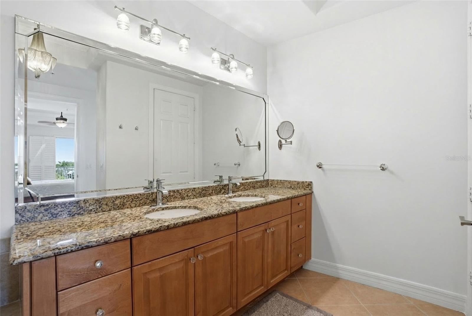 Image 18 of 51 For 10733 Mirasol Drive 607