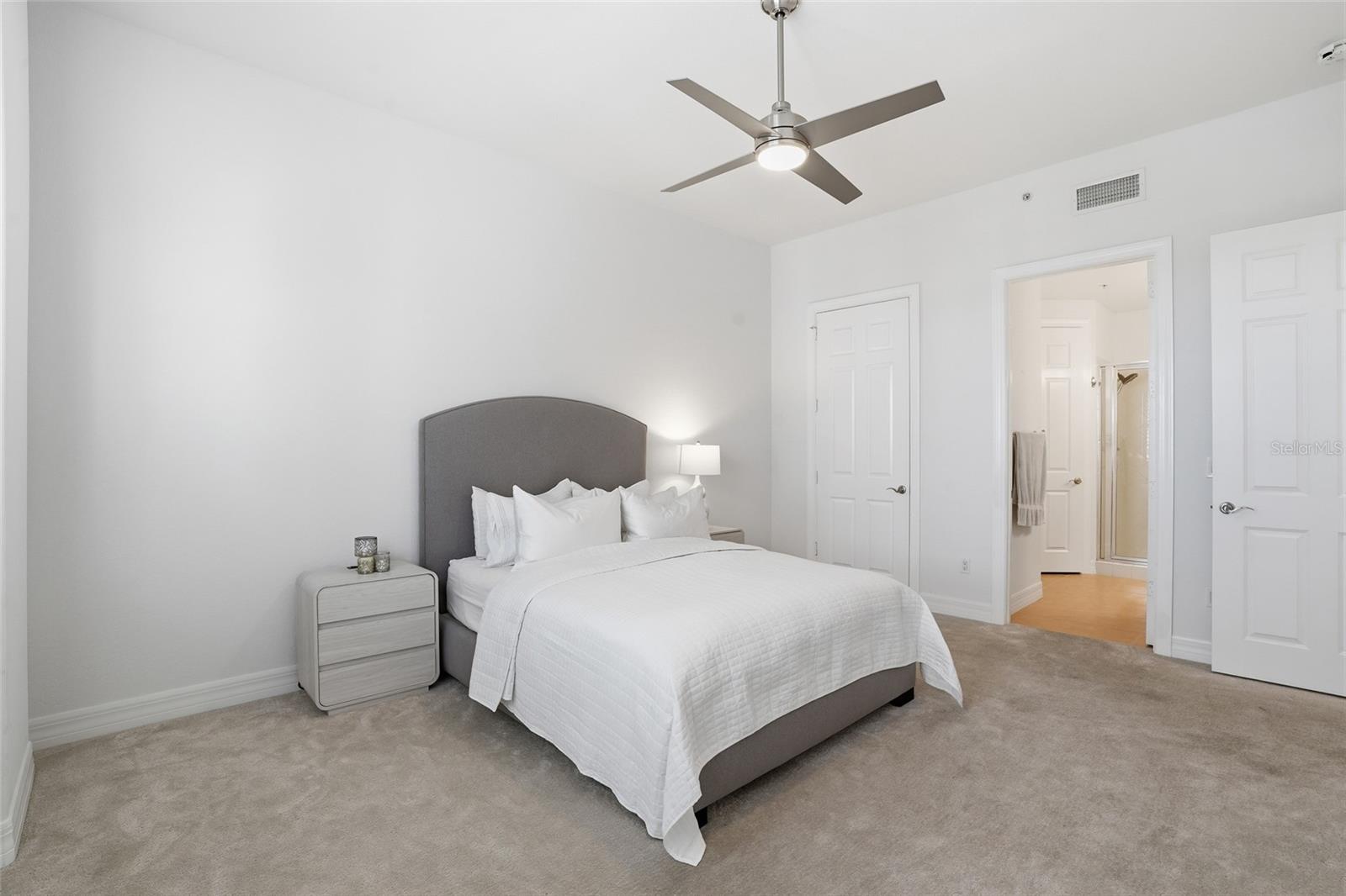 Image 23 of 51 For 10733 Mirasol Drive 607