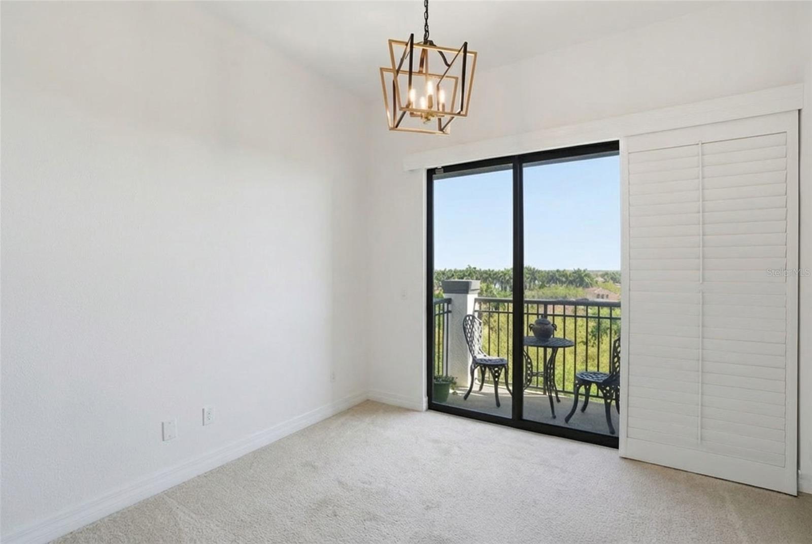 Image 25 of 51 For 10733 Mirasol Drive 607