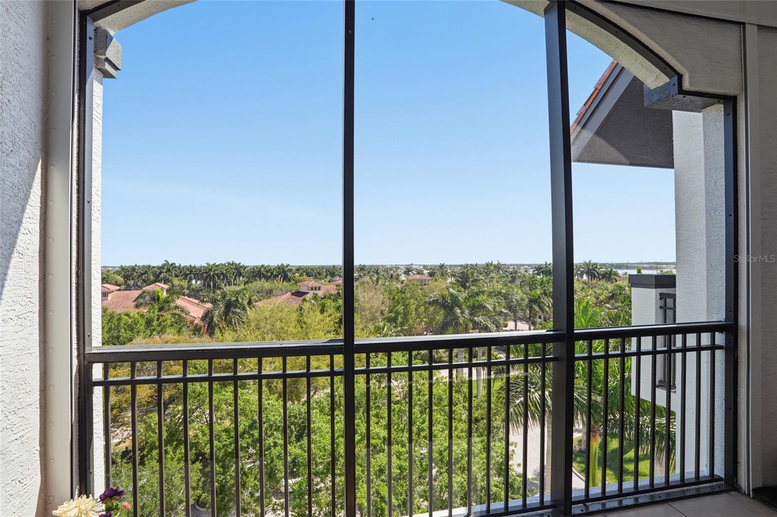 Image 33 of 51 For 10733 Mirasol Drive 607