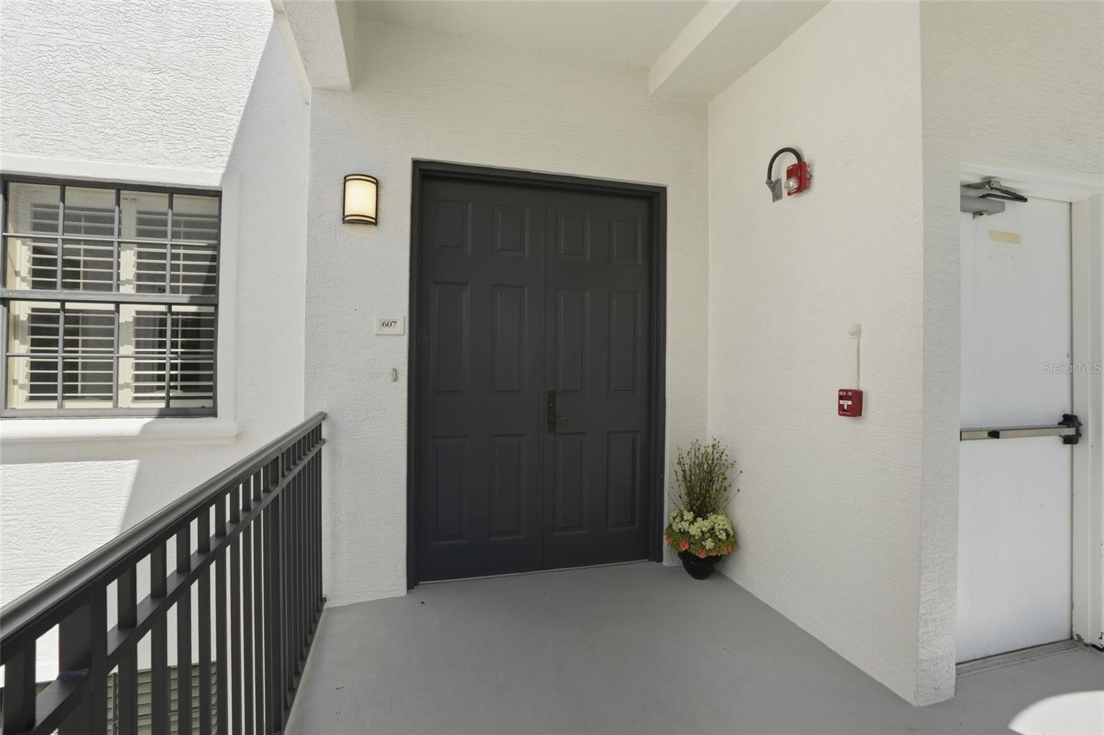 Image 4 of 51 For 10733 Mirasol Drive 607