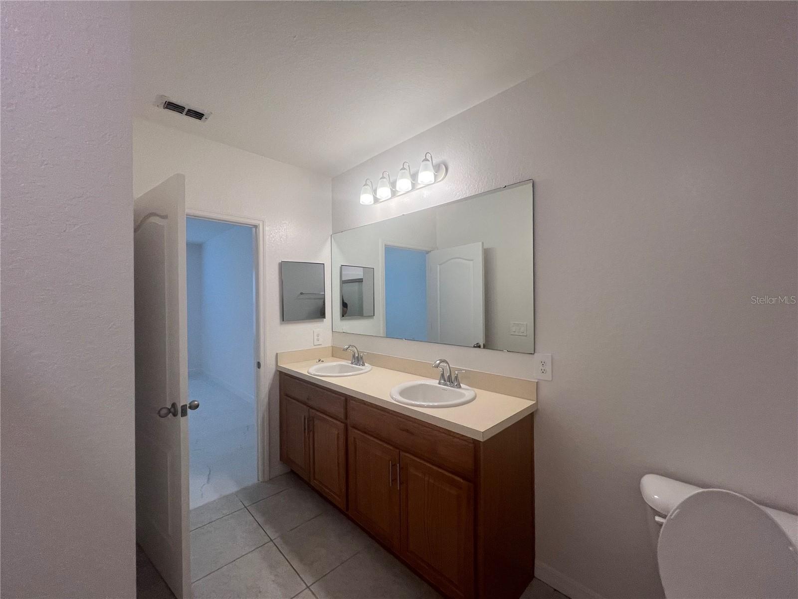 Image 17 of 32 For 1339 Maracaibo Street