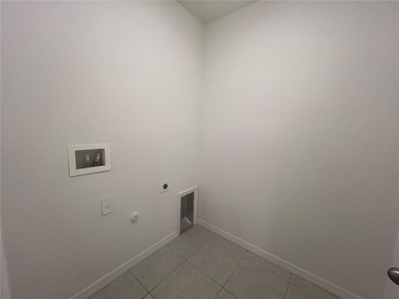 Image 18 of 32 For 1339 Maracaibo Street