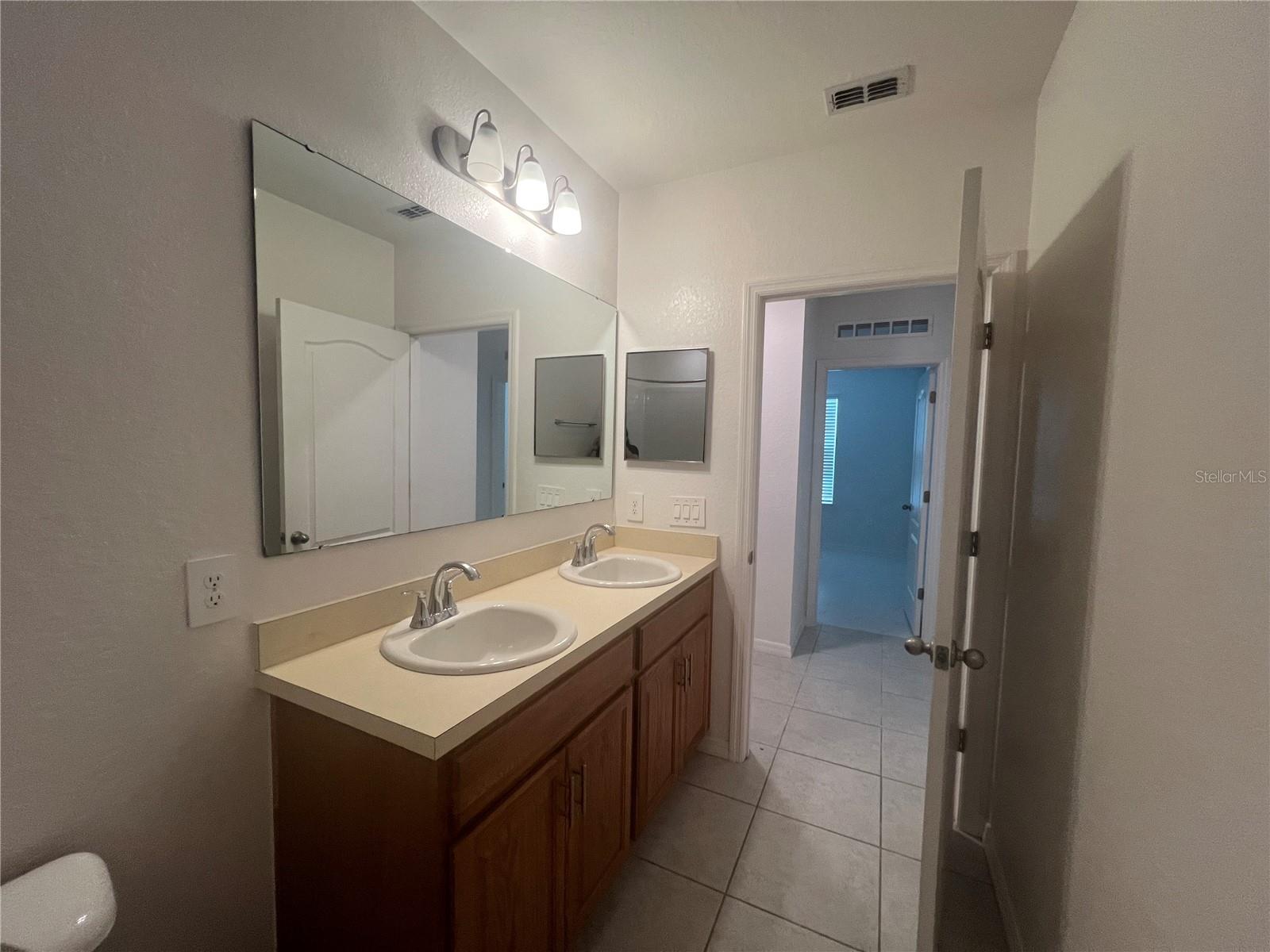 Image 28 of 32 For 1339 Maracaibo Street