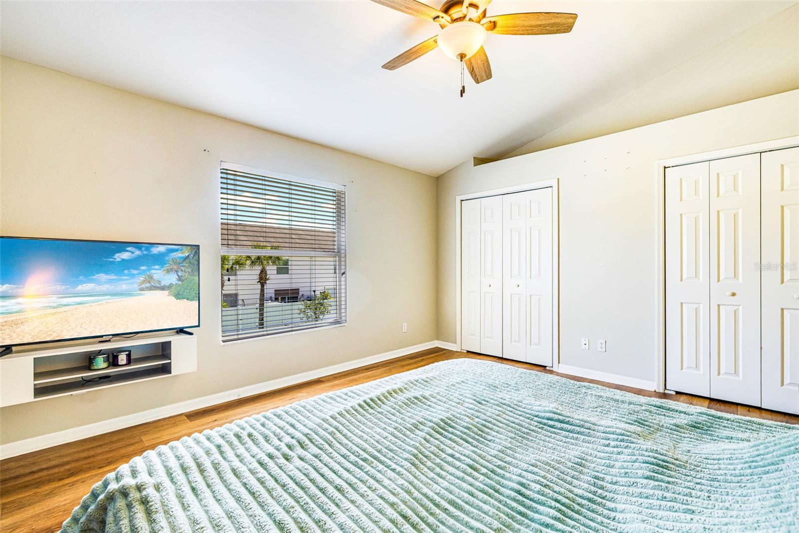 Image 17 of 48 For 3009 Palmetto Oak Drive 102