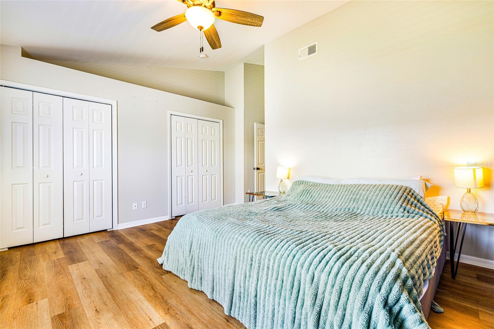 Image 18 of 48 For 3009 Palmetto Oak Drive 102