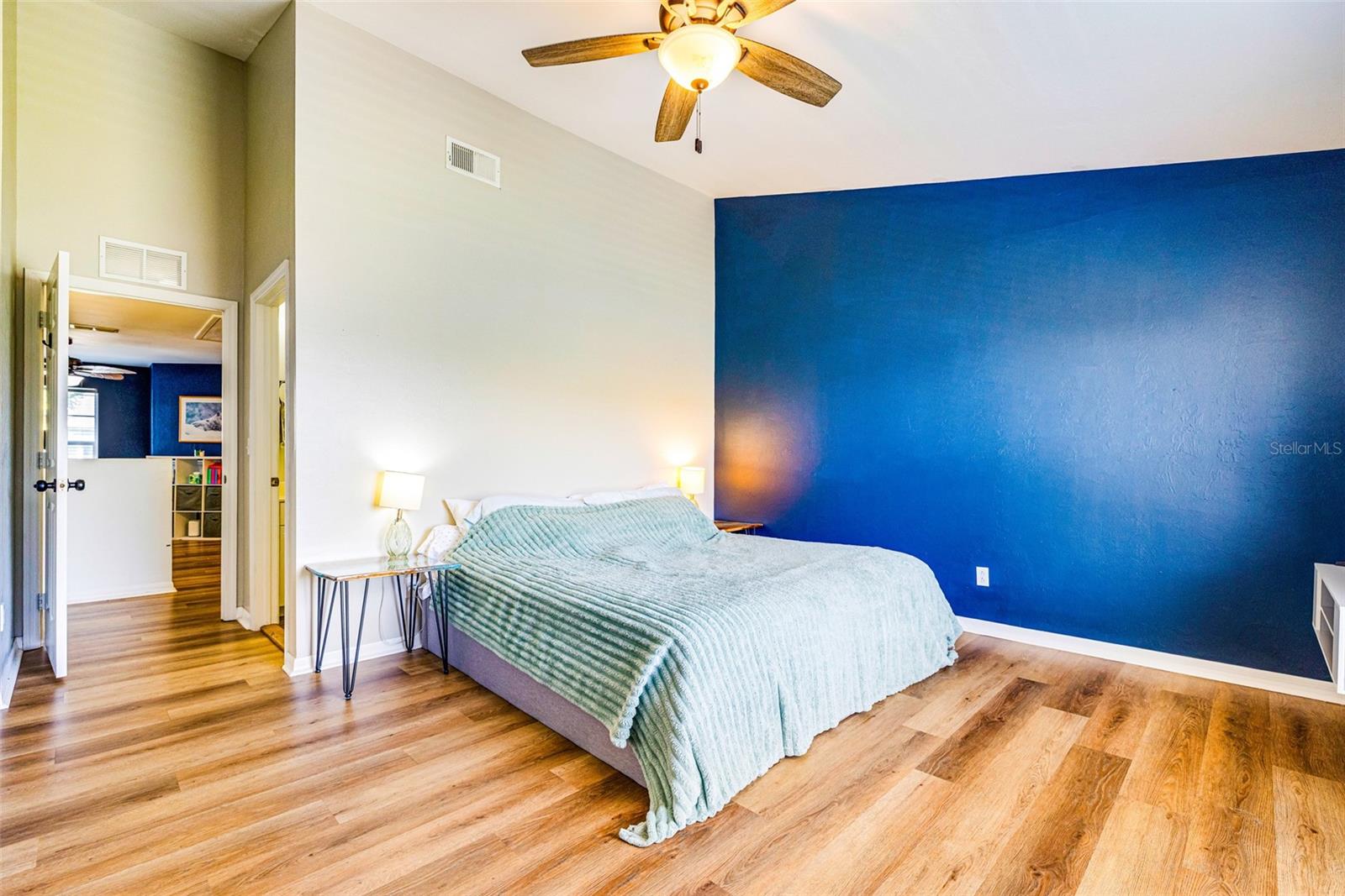 Image 20 of 48 For 3009 Palmetto Oak Drive 102