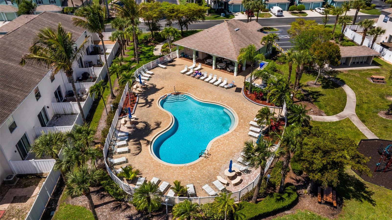 Image 43 of 48 For 3009 Palmetto Oak Drive 102