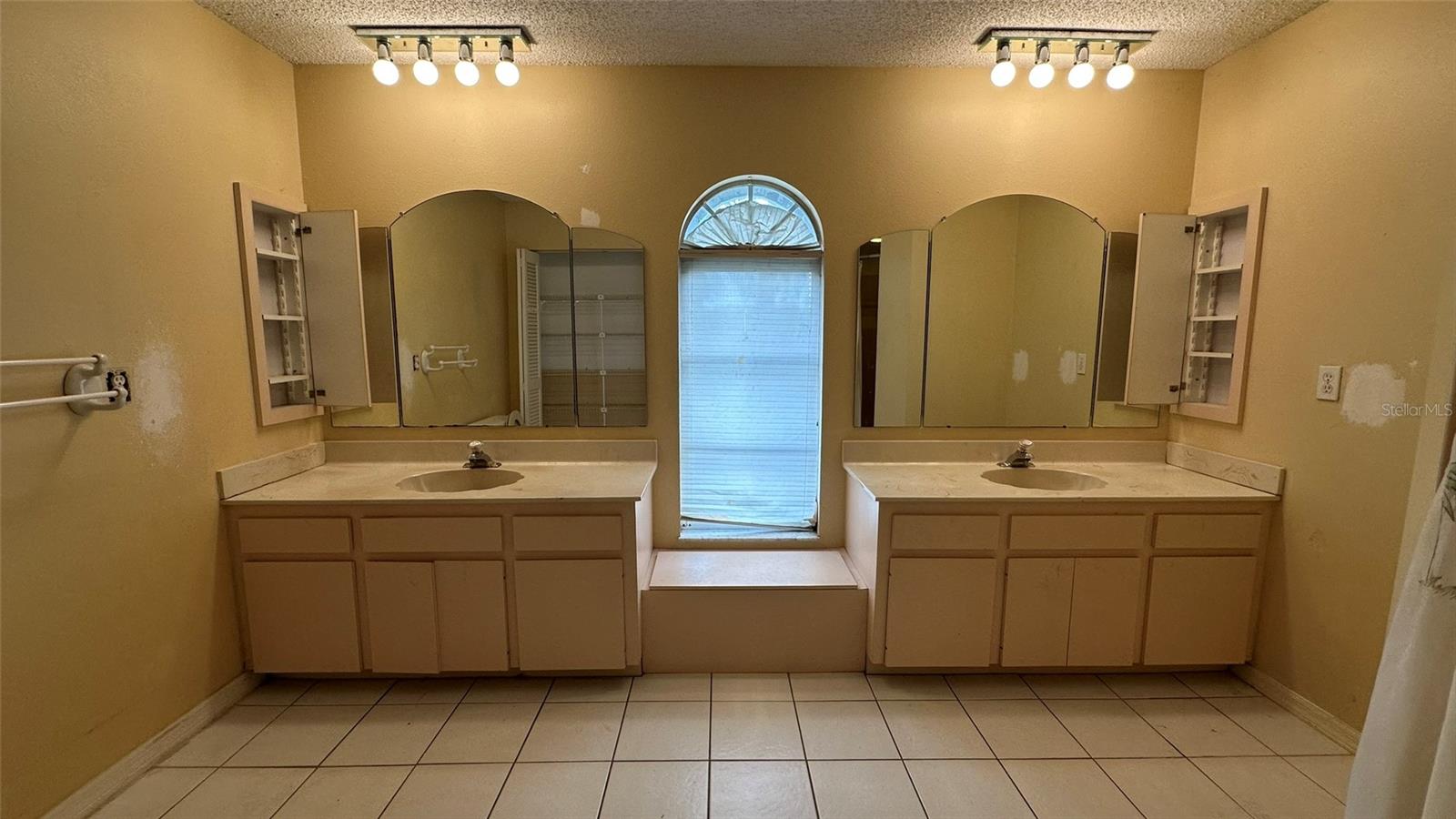 Image 17 of 23 For 181 Mocha Court