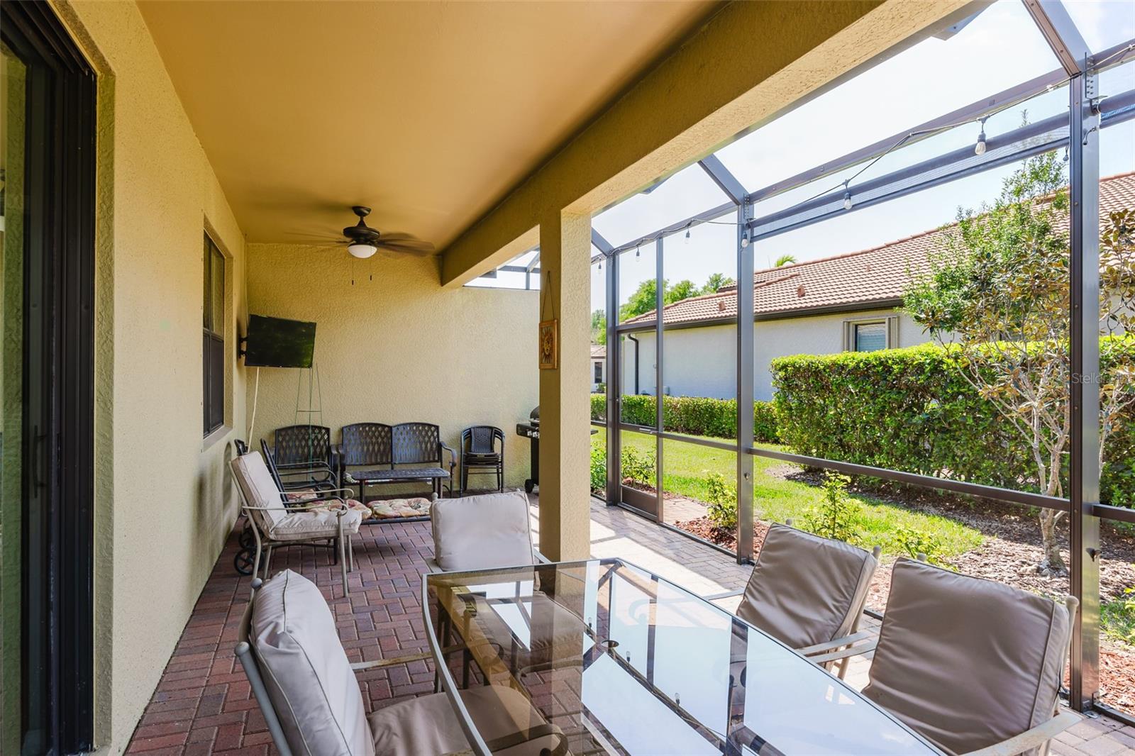 Image 18 of 49 For 2427 Daisy Drive