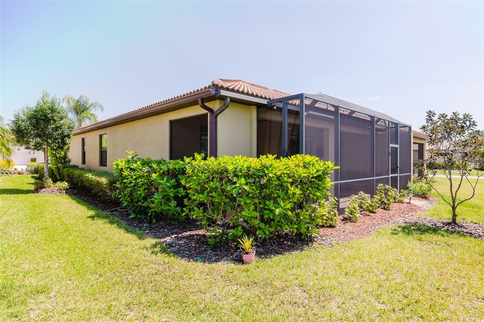 Image 4 of 49 For 2427 Daisy Drive