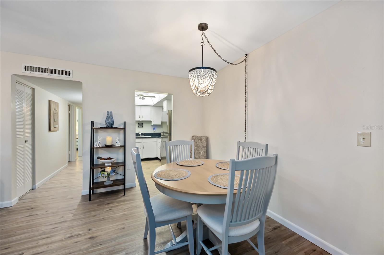 Image 11 of 59 For 2290 Aaron Street 312