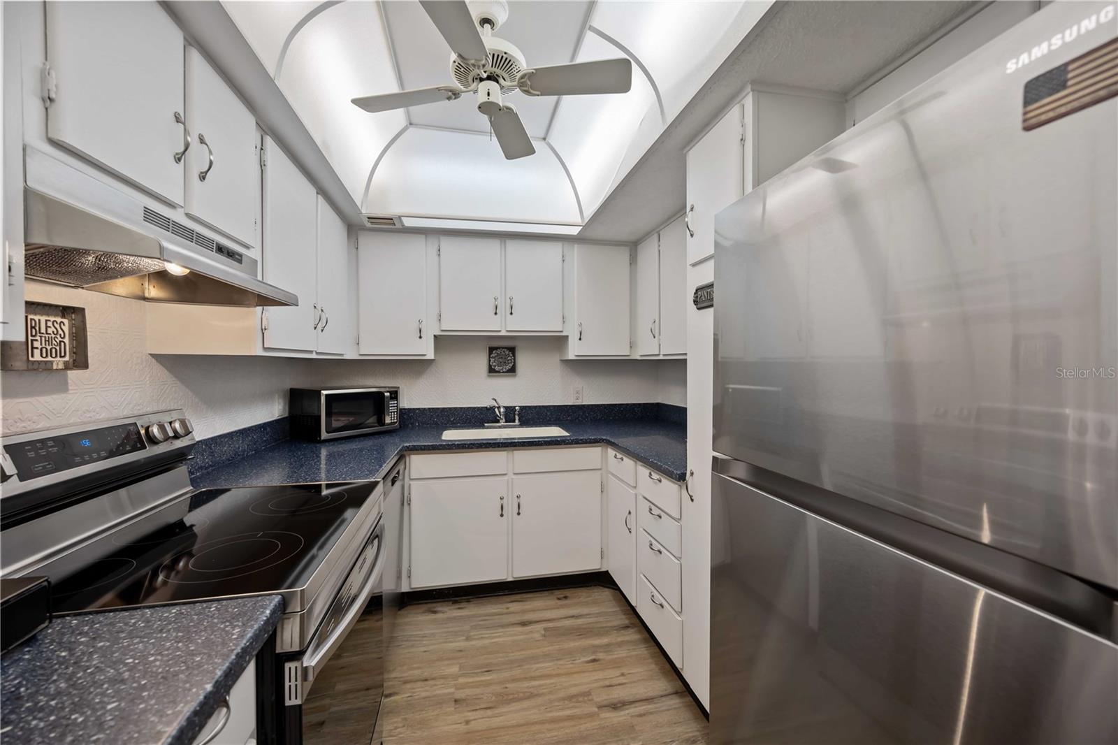 Image 18 of 59 For 2290 Aaron Street 312