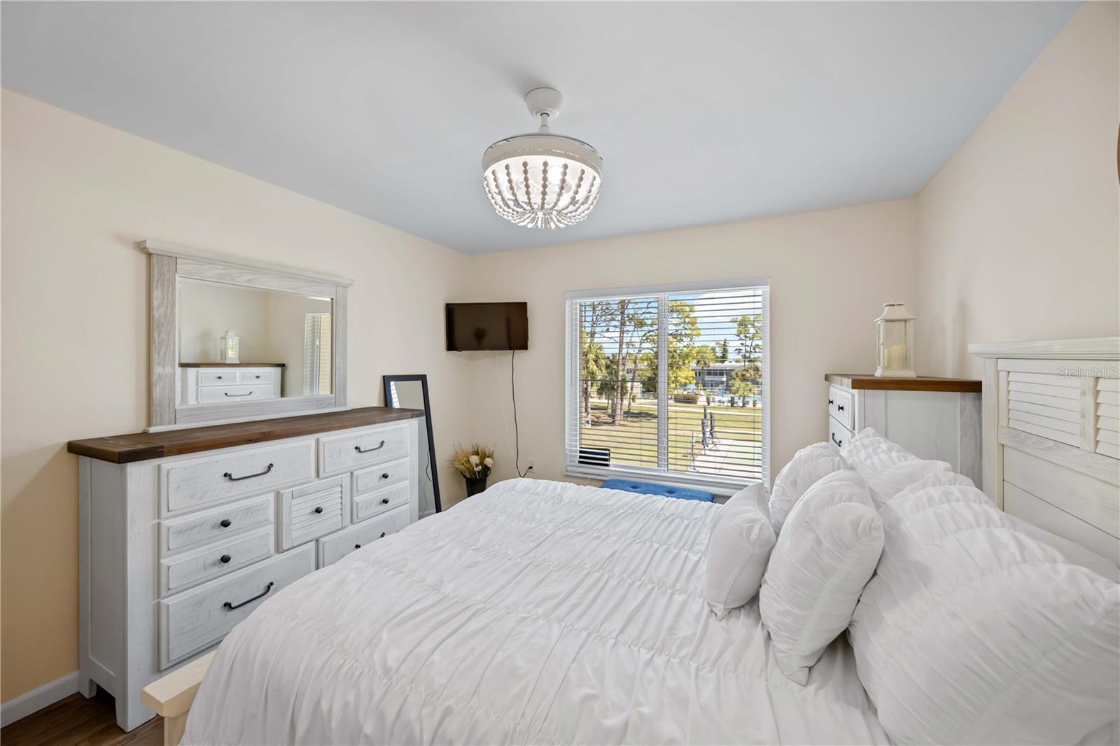 Image 22 of 59 For 2290 Aaron Street 312