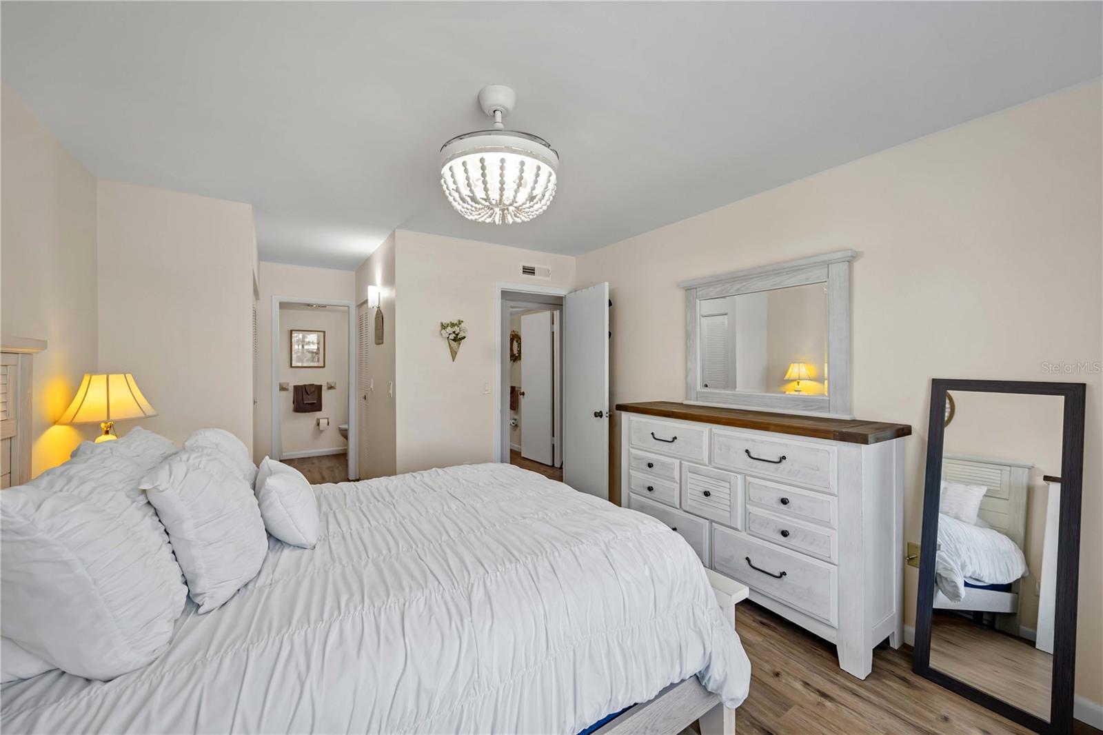 Image 24 of 59 For 2290 Aaron Street 312