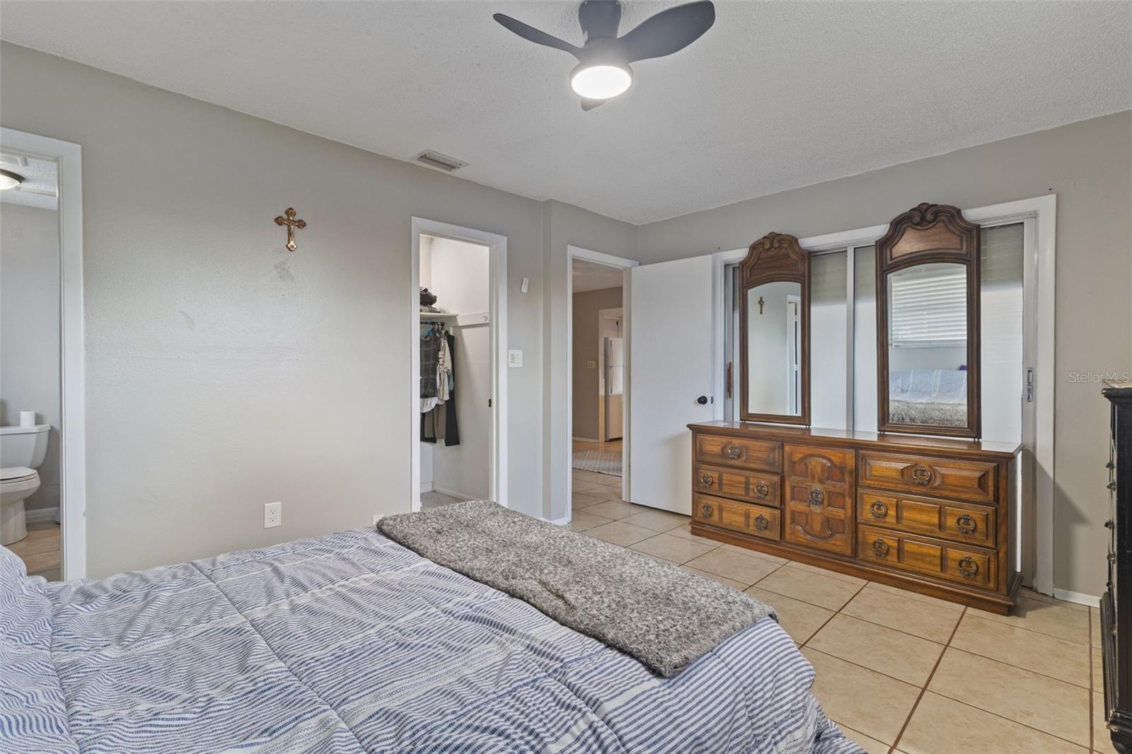 Image 14 of 34 For 3513 Great Neck Street