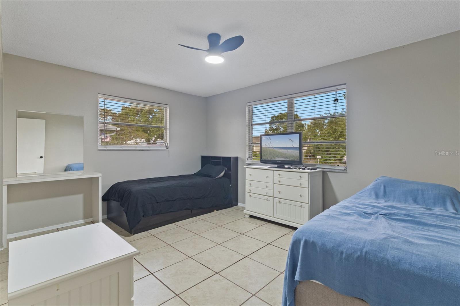 Image 19 of 34 For 3513 Great Neck Street