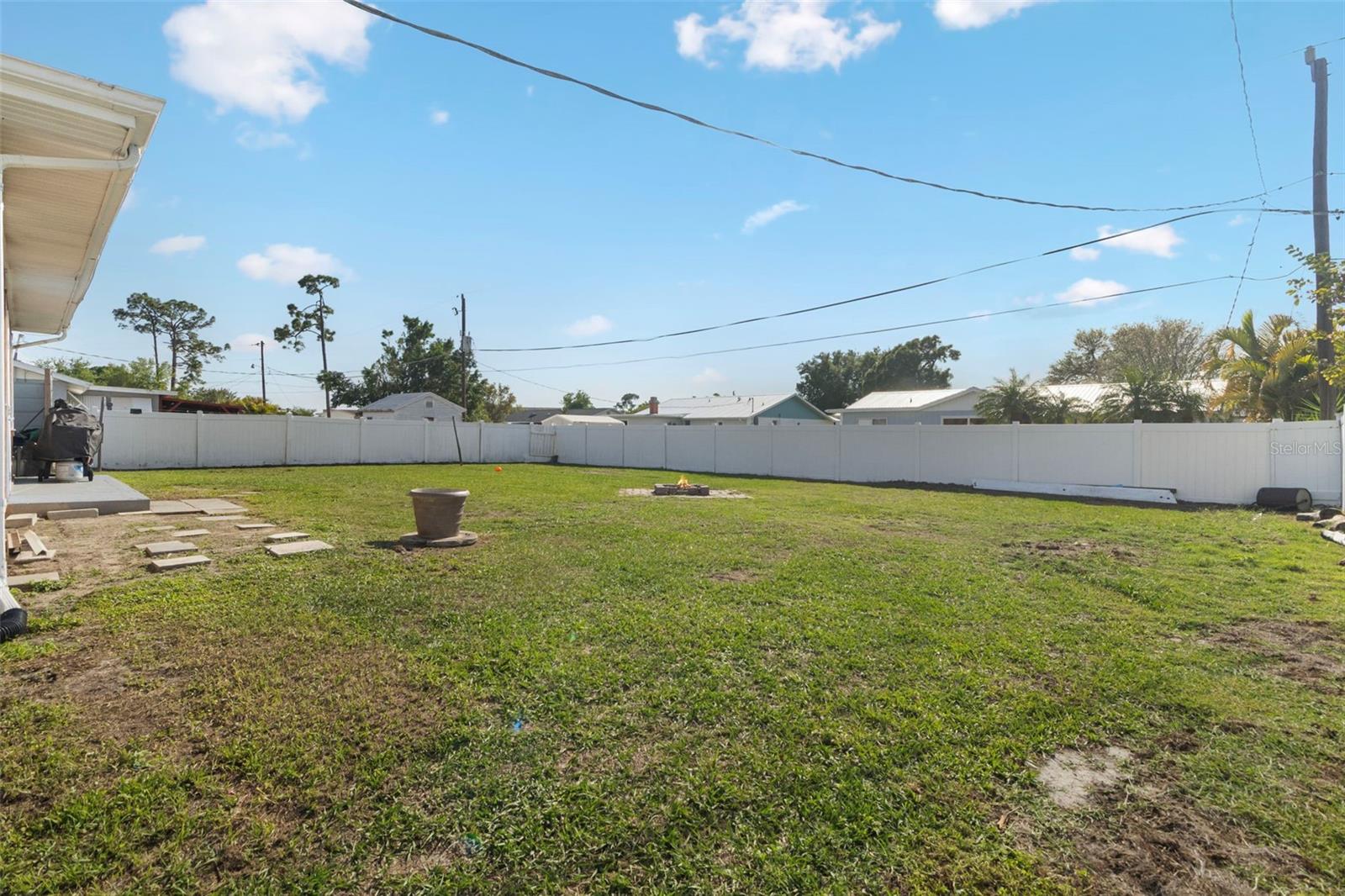 Image 27 of 34 For 3513 Great Neck Street