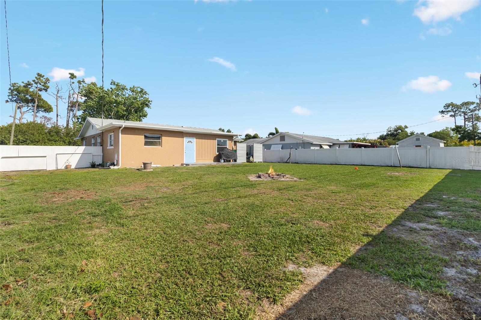 Image 28 of 34 For 3513 Great Neck Street