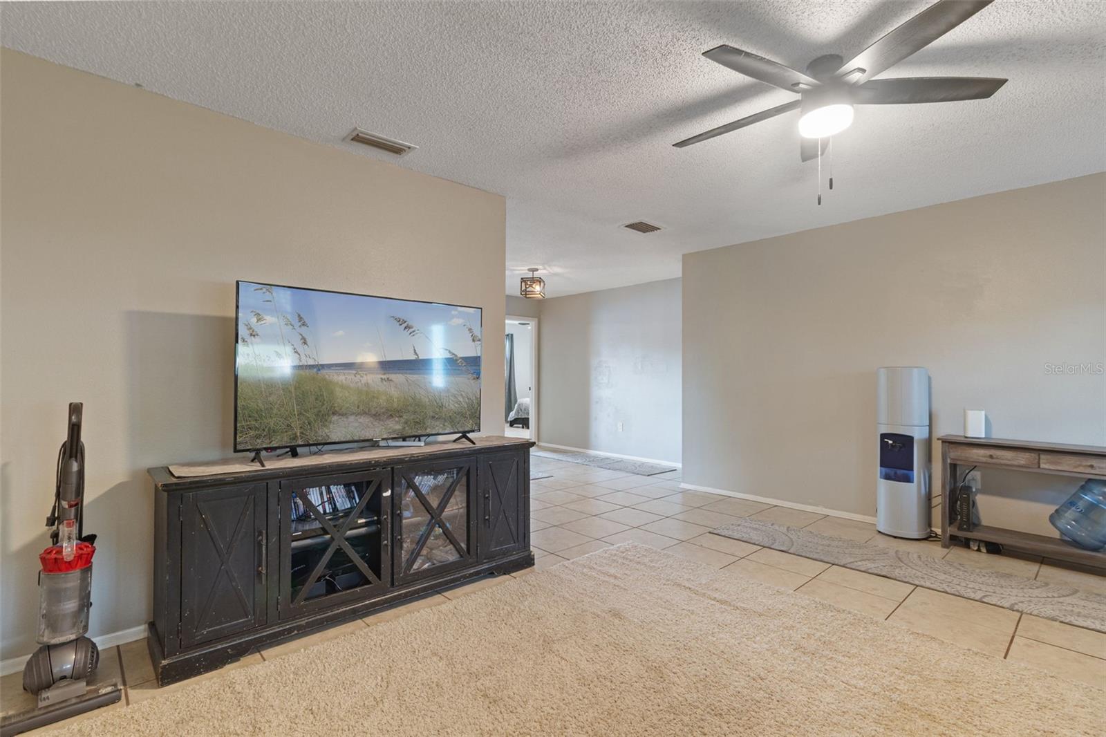 Image 6 of 34 For 3513 Great Neck Street