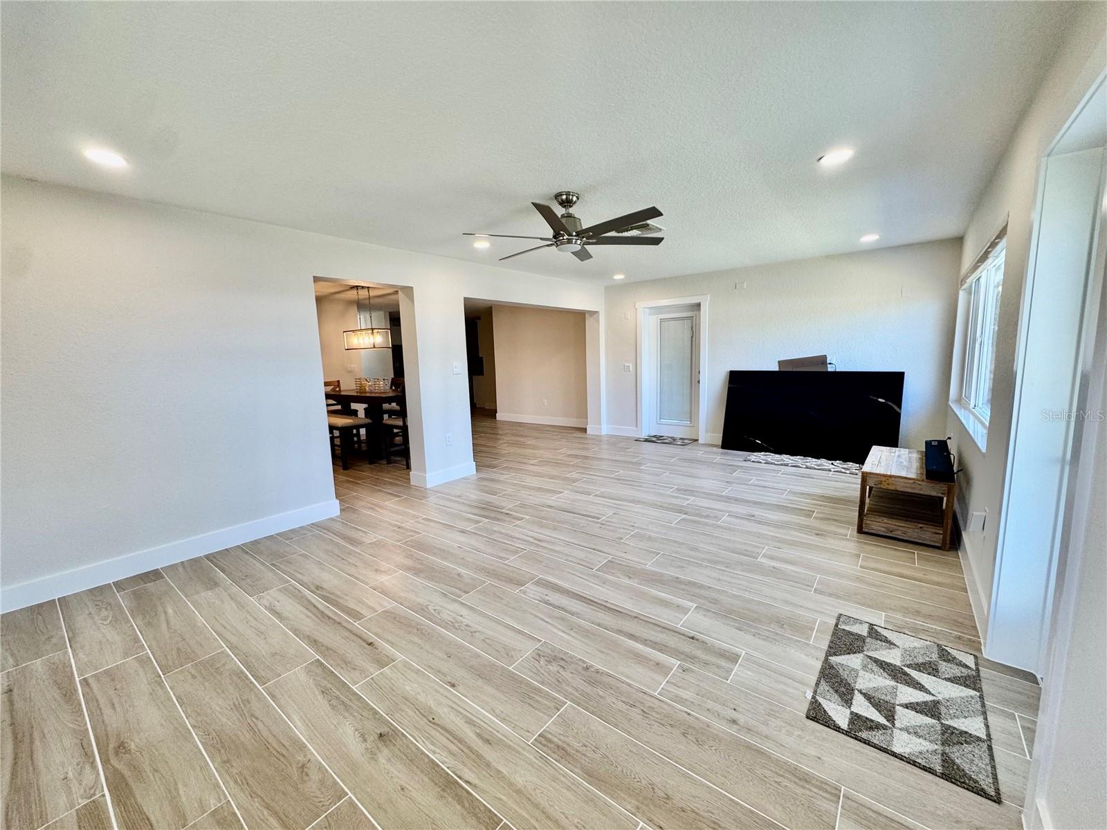 Image 4 of 16 For 24368 Blackbeard Boulevard