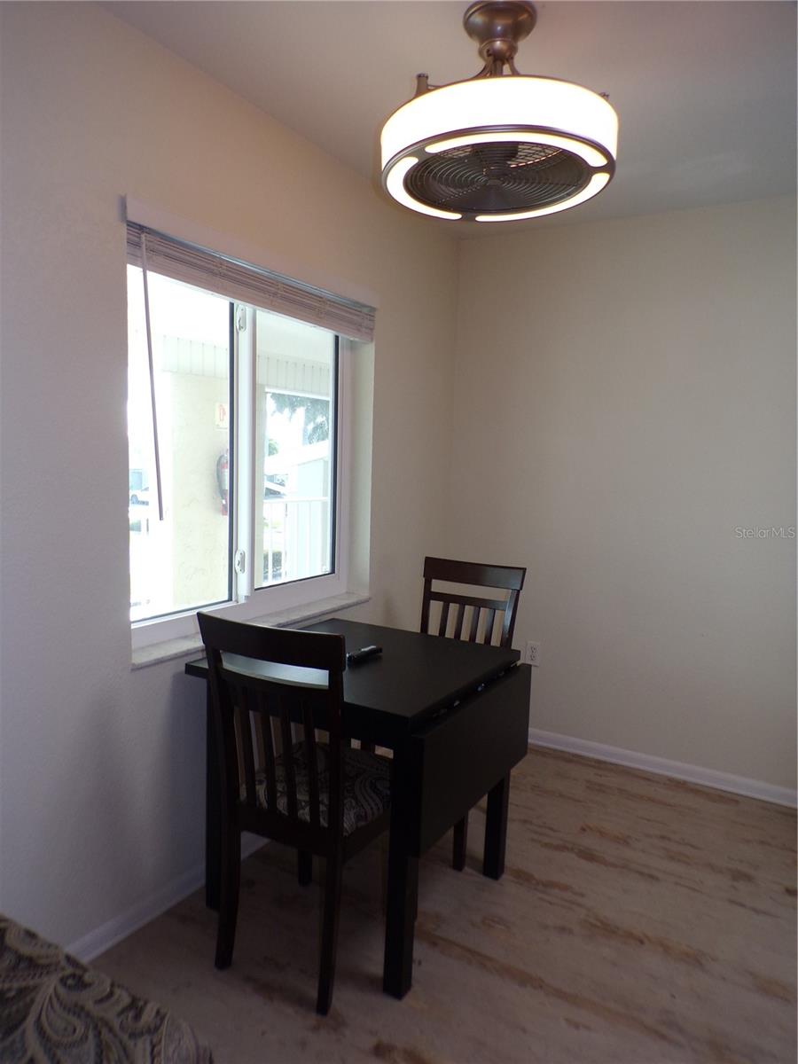 Image 33 of 43 For 1335 Mineo Dr G