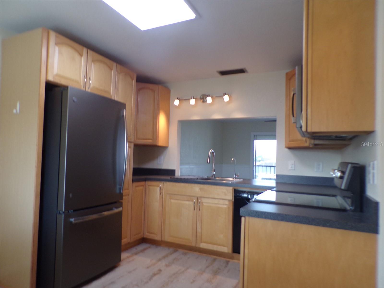 Image 6 of 43 For 1335 Mineo Dr G