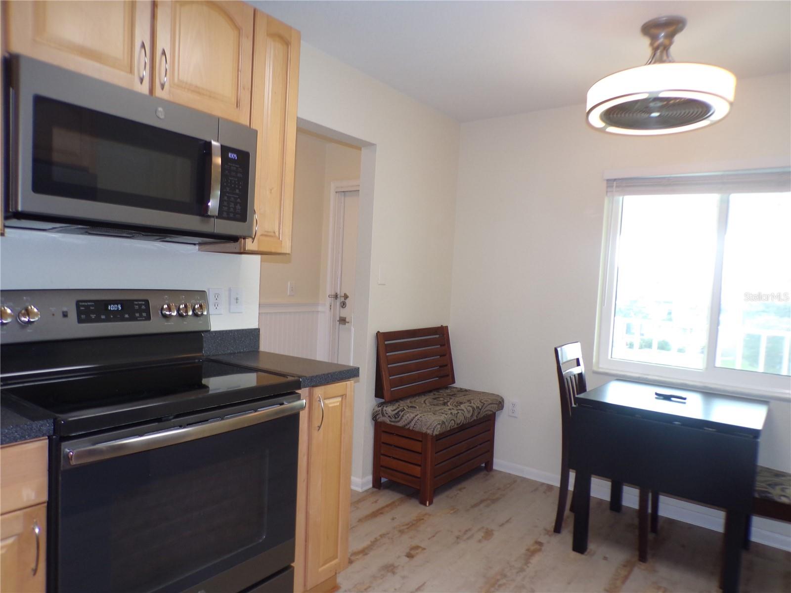 Image 7 of 43 For 1335 Mineo Dr G