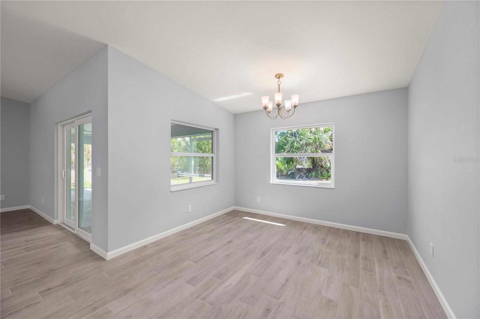 Image 15 of 33 For 2504 Jamaica Street