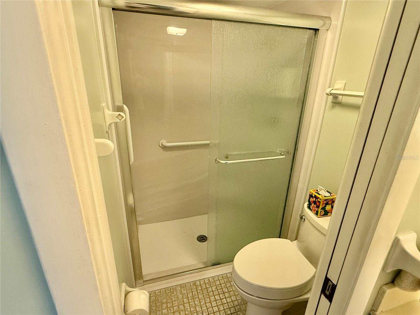 Image 19 of 40 For 806 46th Street 1f