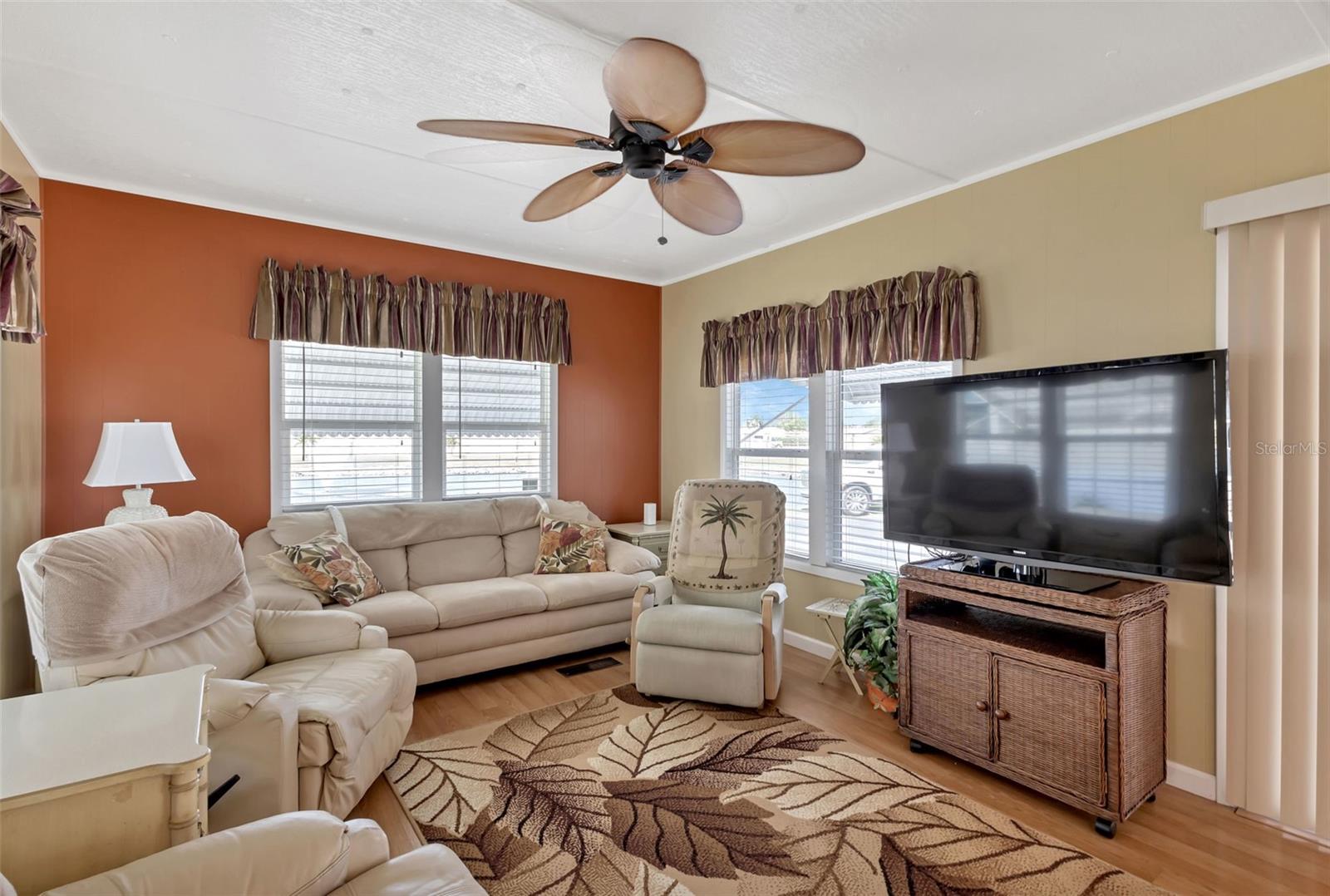 Image 11 of 68 For 10100 Burnt Store Road 118