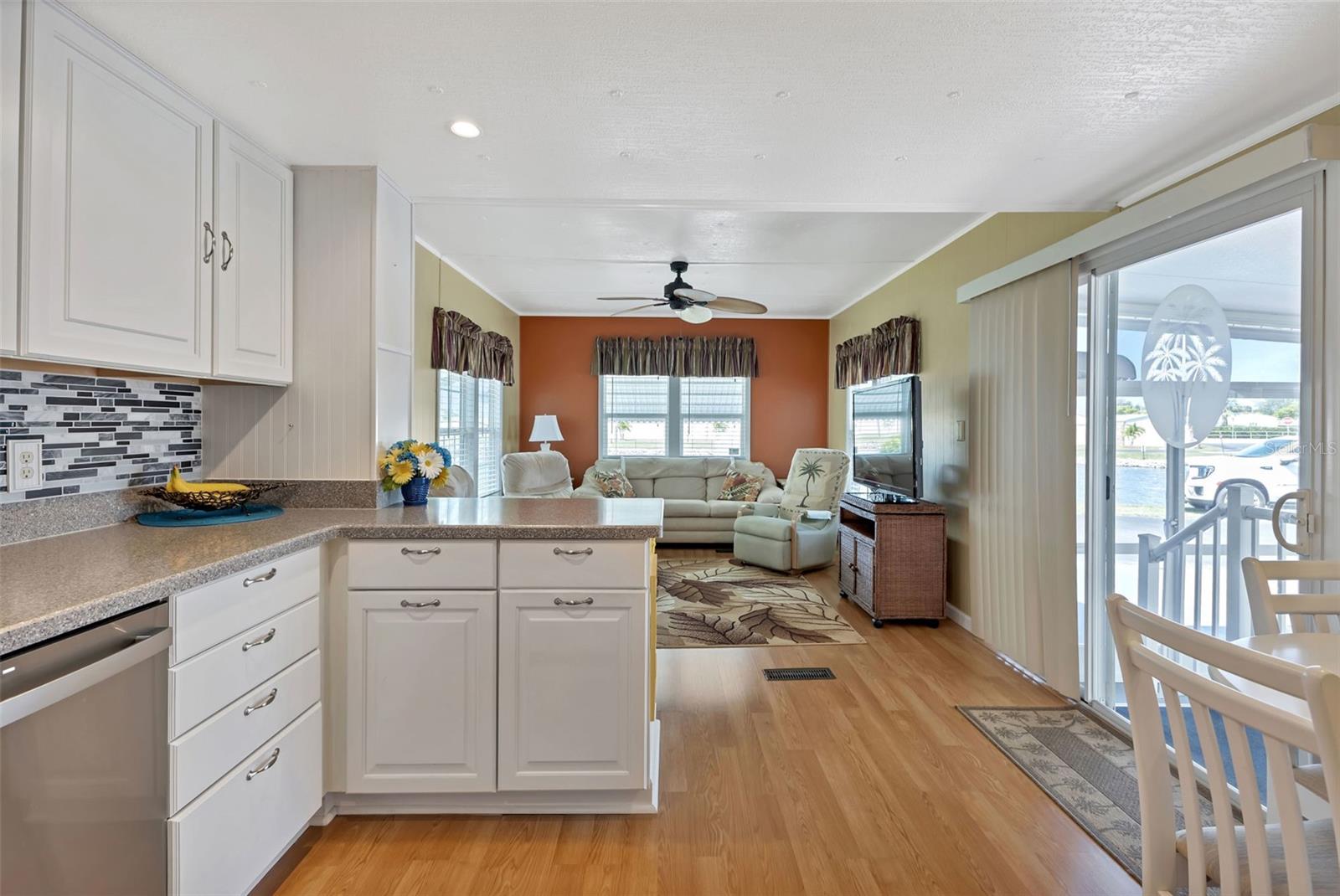 Image 15 of 68 For 10100 Burnt Store Road 118