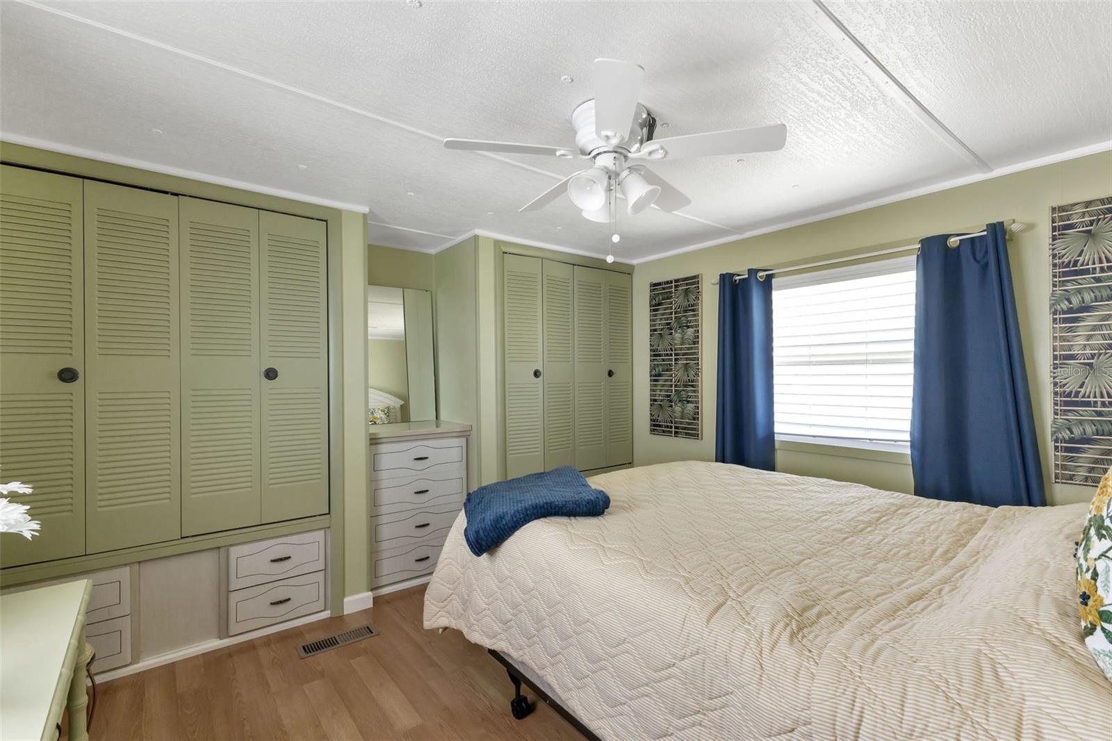 Image 18 of 68 For 10100 Burnt Store Road 118